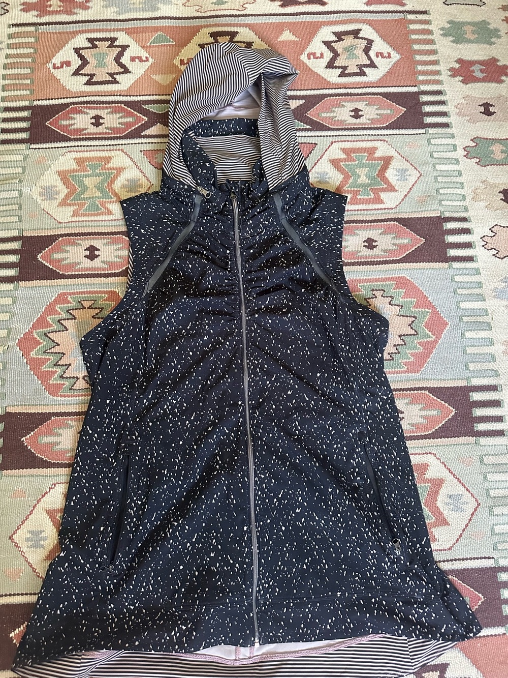 Lululemon athletic size 12 hooded high-neck vest